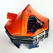 Trasa.Ru - Как и суда, самолеты оснащены резиновыми плотами